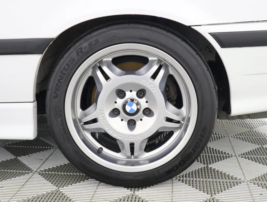 Колеса BMW M3 Lightweight (E36) 1995 года  (US) (фото 37 из 58)